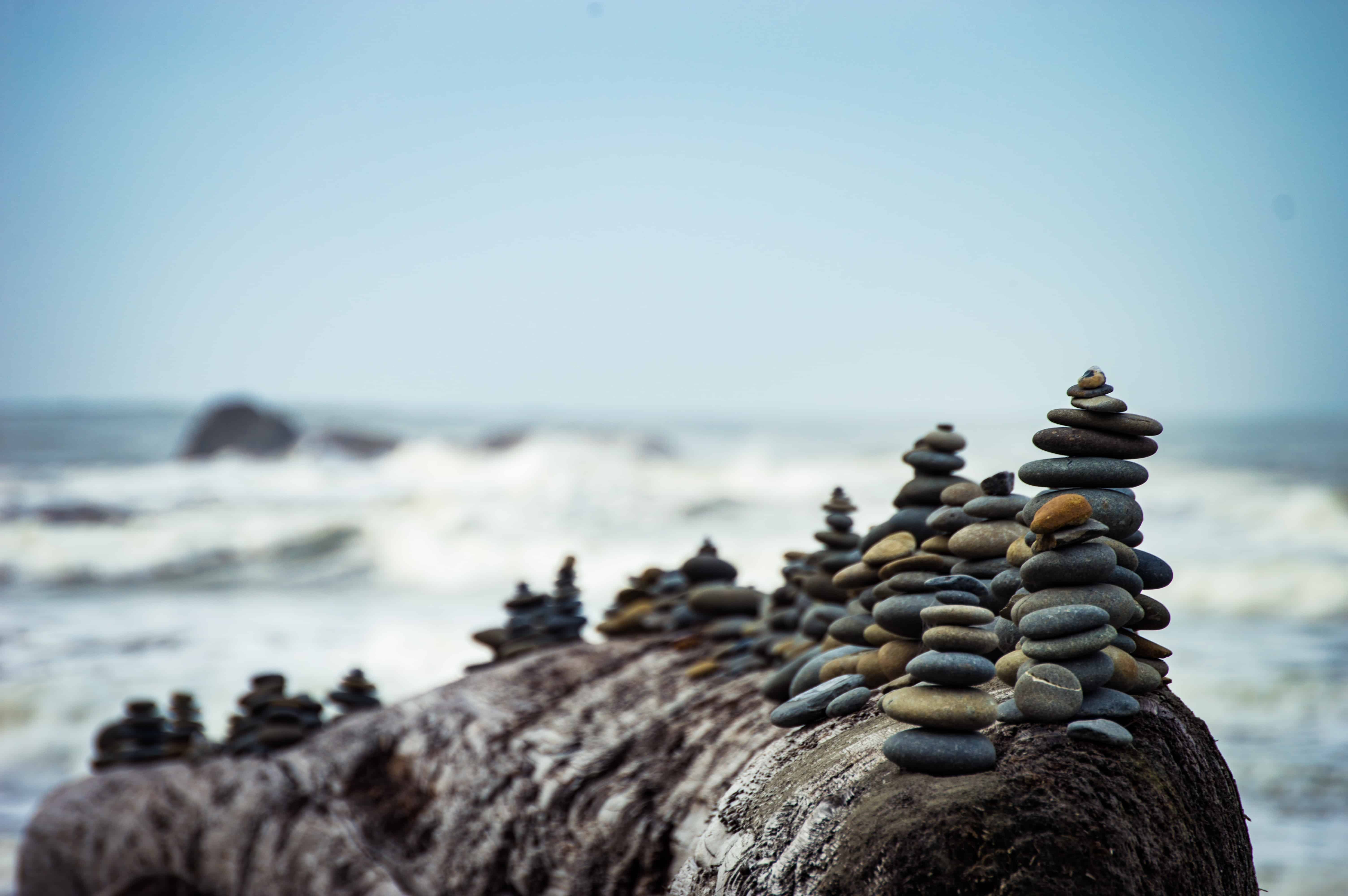 investblue-blog-money-mojo_balancing-rocks